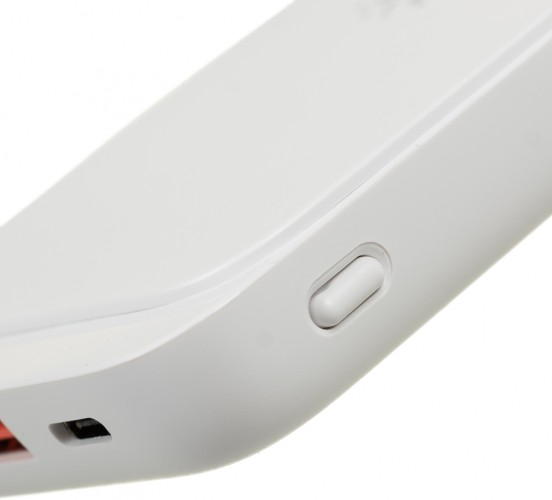 Мобильный аккумулятор Digma DGPQ10E 10000mAh QC3.0/PD3.0 20W 3A 2xUSB-A/USB-C беспров.зар. белый (DGPQ10E20PWT)