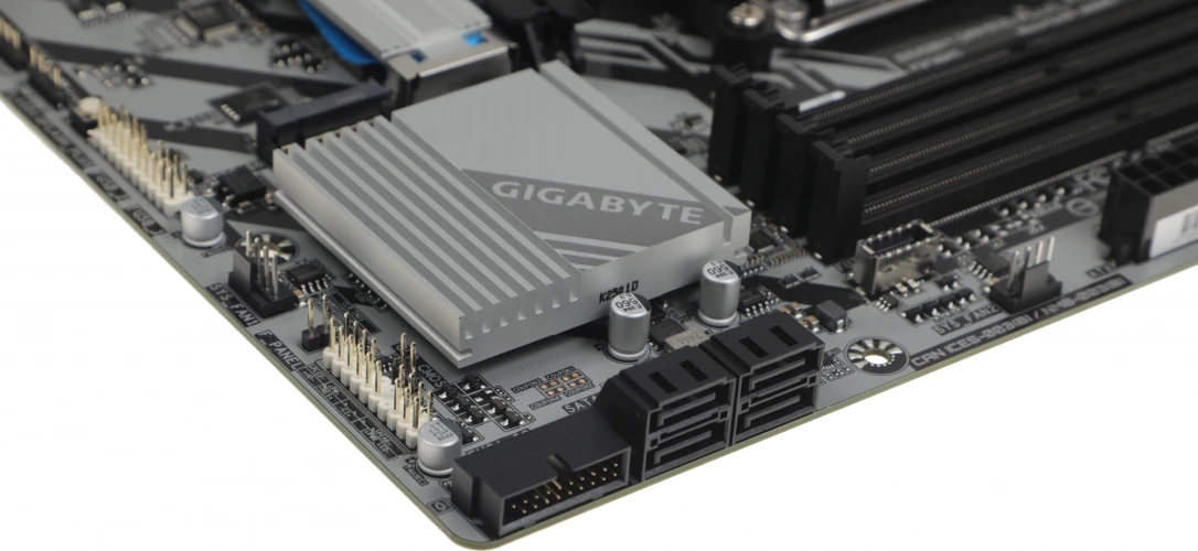 Материнская плата Gigabyte B650M GAMING PLUS WF SocketAM5 AMD B650 4xDDR5 mATX AC`97 8ch(7.1) 2.5Gg RAID+HDMI+DP