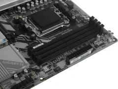 Материнская плата Gigabyte B650M GAMING PLUS WIFI Socket AM5 AMD B650 4xDDR5 mATX AC`97 8ch(7.1) 2.5Gg RAID+HDMI+DP