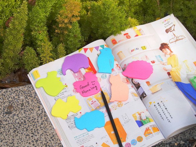 Блок самоклеящийся бумажный Stick`n 21776 50лист. малиновый 1цв.в упак. "еж"