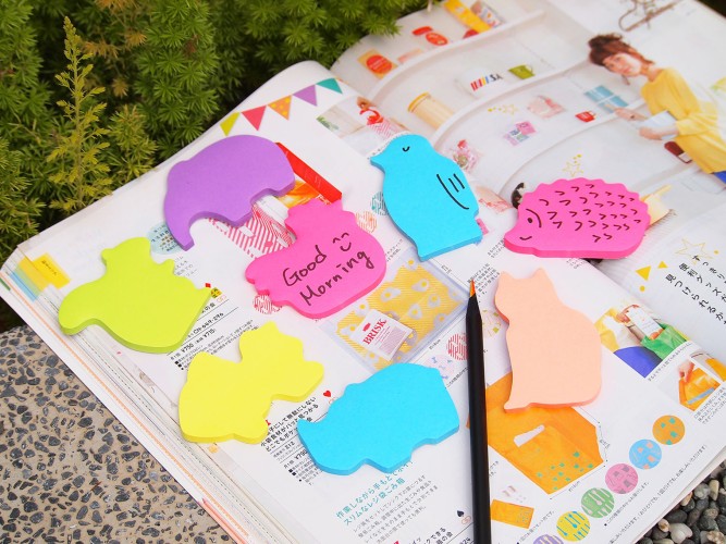 Блок самоклеящийся бумажный Stick`n 21776 50лист. малиновый 1цв.в упак. "еж"