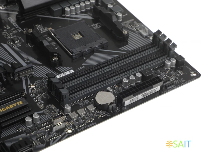 Материнская плата Gigabyte B550M DS3H AC R2 Soc-AM4 AMD B550 4xDDR4 mATX AC`97 8ch(7.1) GbLAN RAID+HDMI+DP