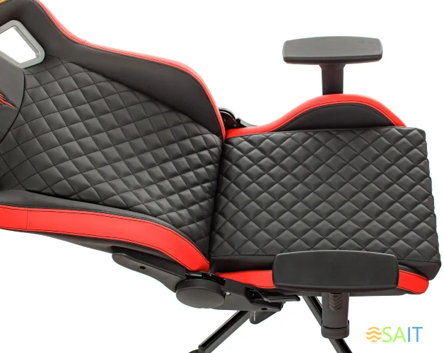 Кресло игровое Knight Outrider черный/красный ромбик эко.кожа с подголов. крестов. металл
