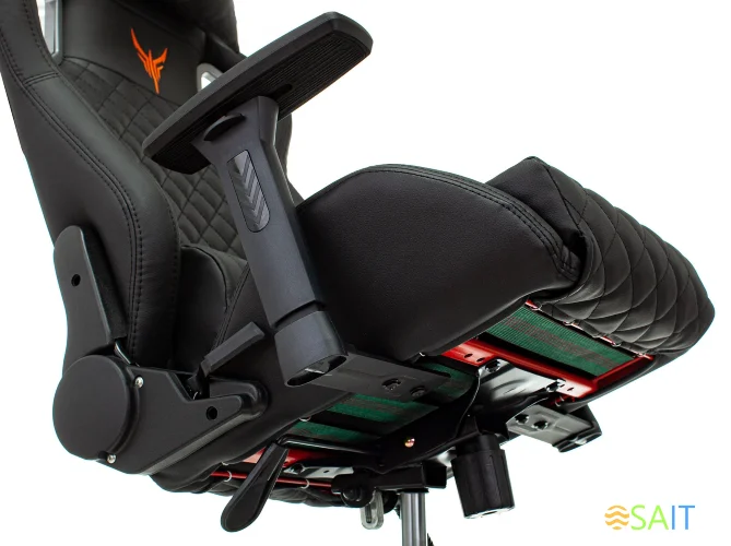 Кресло игровое Knight Outrider черный/красный ромбик эко.кожа с подголов. крестов. металл