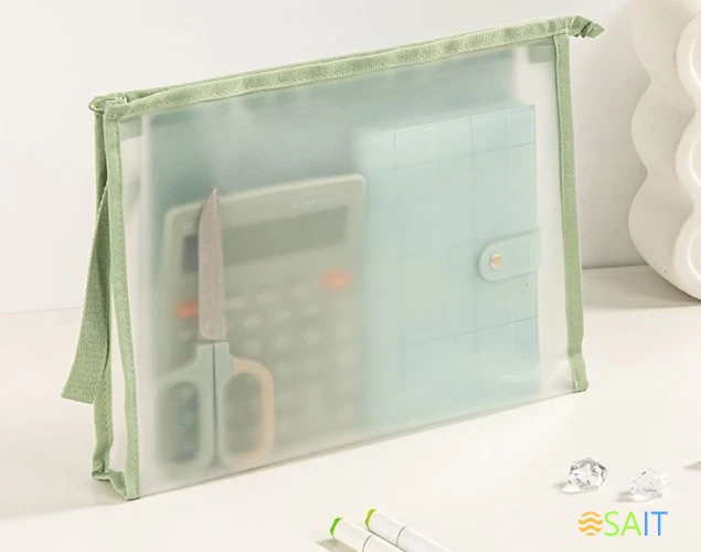 Папка на молнии ZIP Deli PP109GREEN A4 ЭВА прозрачный внутр. цвет молнии зеленый 2 внутр. кармана