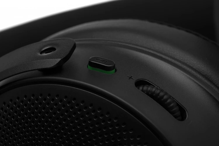 Наушники с микрофоном Razer Kraken V3 черный 1.2м мониторные оголовье (RZ04-03770200-R3M1)