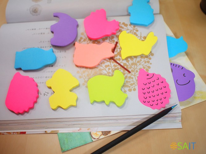 Блок самоклеящийся бумажный Stick`n 21780 50лист. фиолетовый 1цв.в упак. "слон"