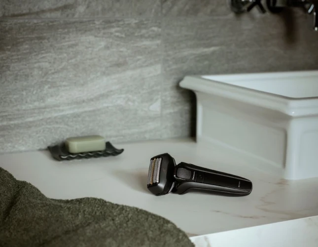 Бритва сетчатая Panasonic ES-LV6U реж.эл.:5 питан.:аккум. черный