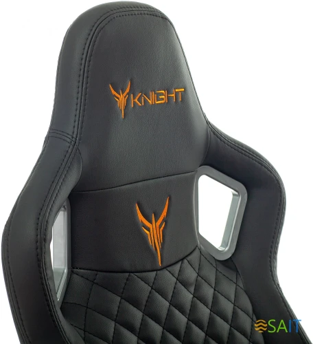 Кресло игровое Knight Outrider черный ромбик эко.кожа с подголов. крестов. металл