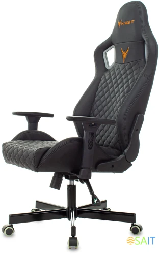 Кресло игровое Knight Outrider черный ромбик эко.кожа с подголов. крестов. металл